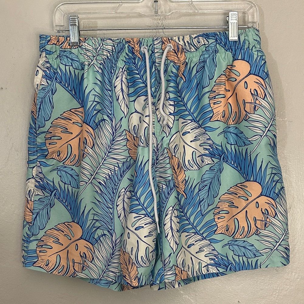Vibrant Leaf Print Men's Swim Trunks